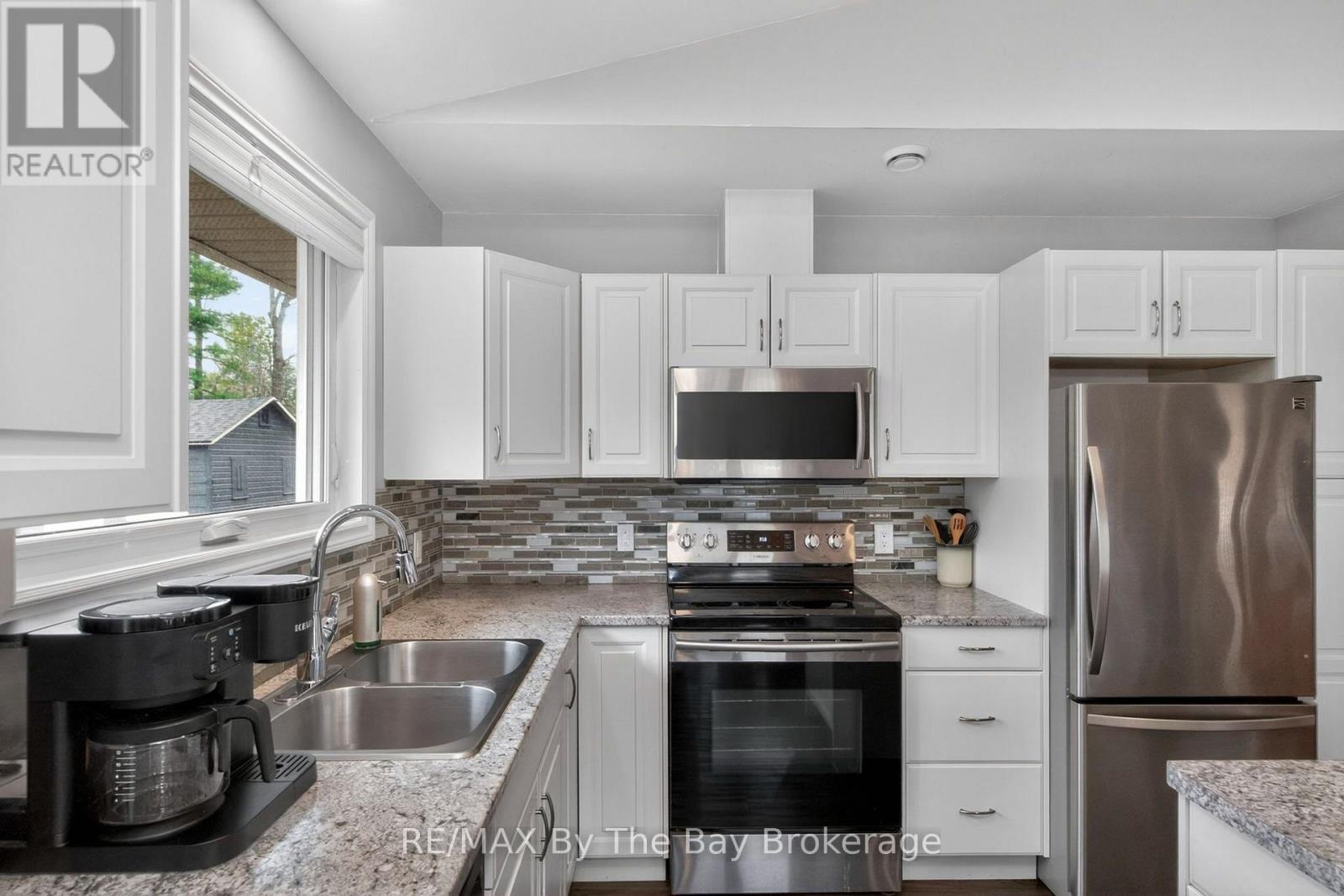 12 5th Lane, Wasaga Beach, Ontario  L9Z 2E9 - Photo 14 - S13668304