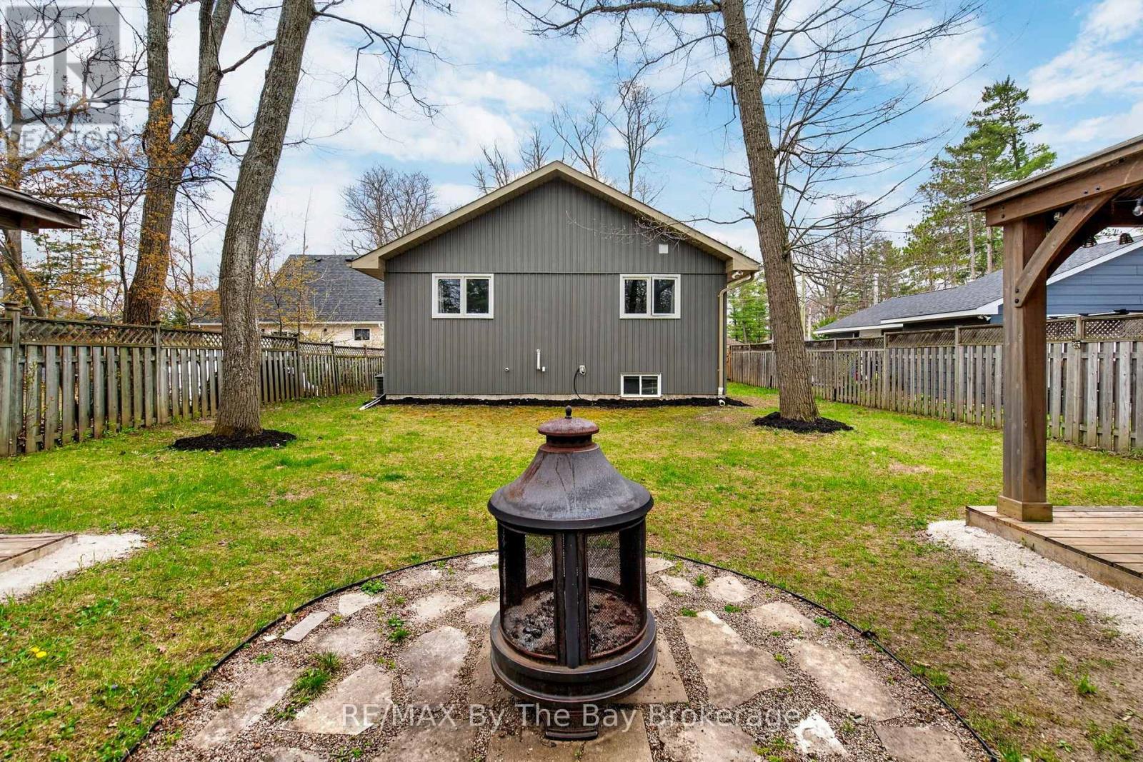 12 5th Lane, Wasaga Beach, Ontario  L9Z 2E9 - Photo 40 - S13668304