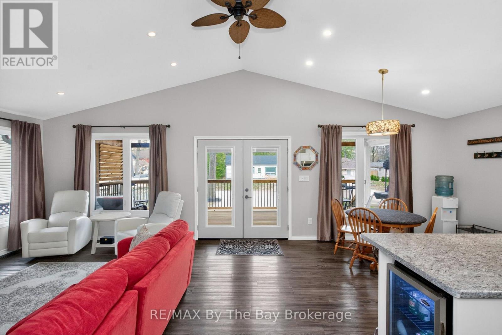12 5th Lane, Wasaga Beach, Ontario  L9Z 2E9 - Photo 8 - S13668304