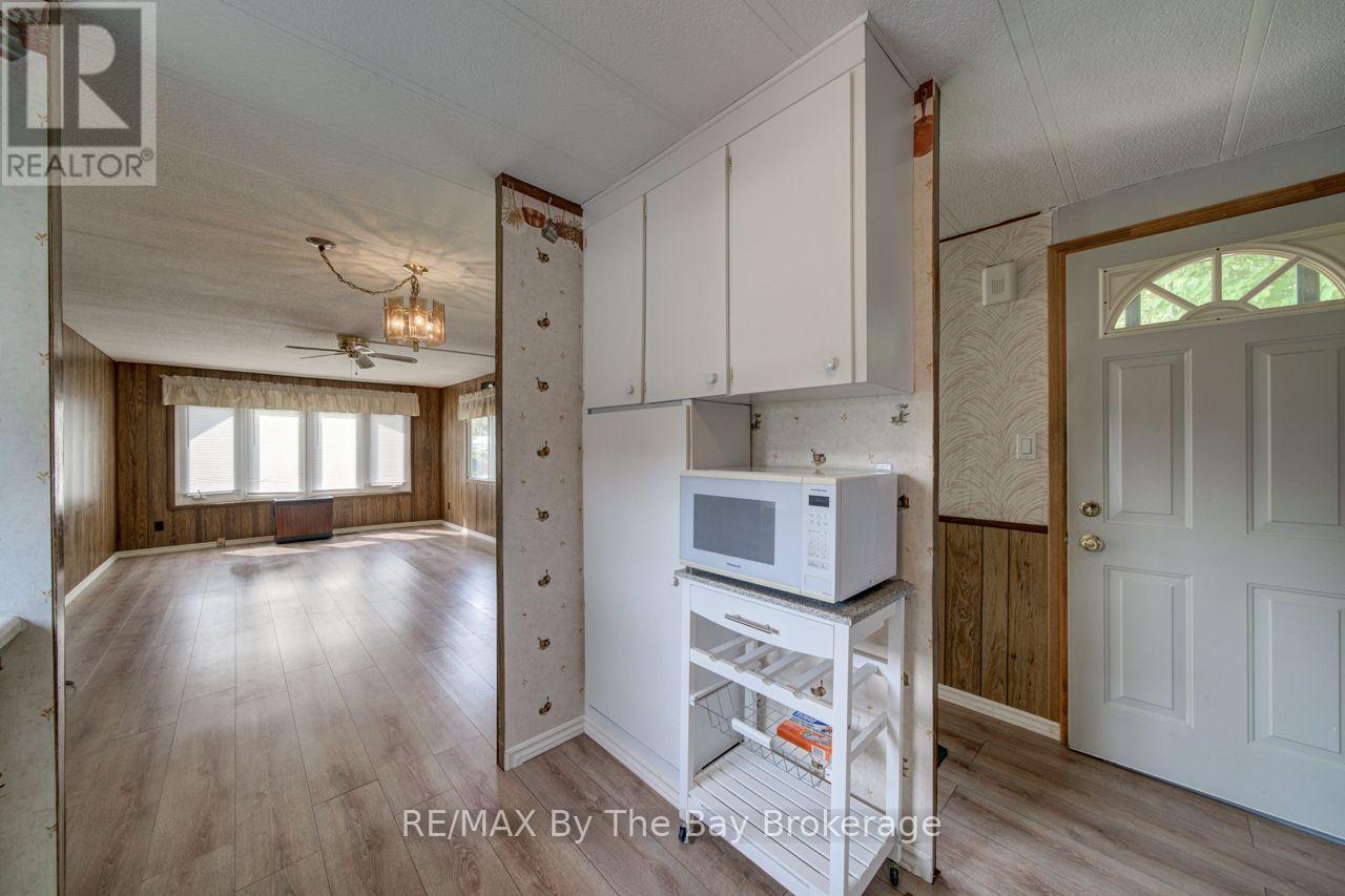 55 Georgian Glen Drive, Wasaga Beach, Ontario  L9Z 1K7 - Photo 12 - S13668444