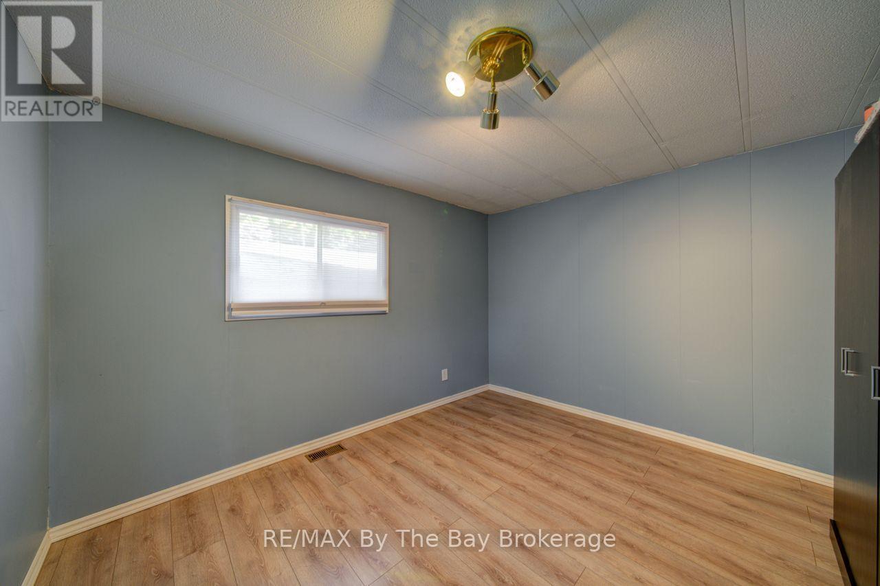 55 Georgian Glen Drive, Wasaga Beach, Ontario  L9Z 1K7 - Photo 15 - S13668444