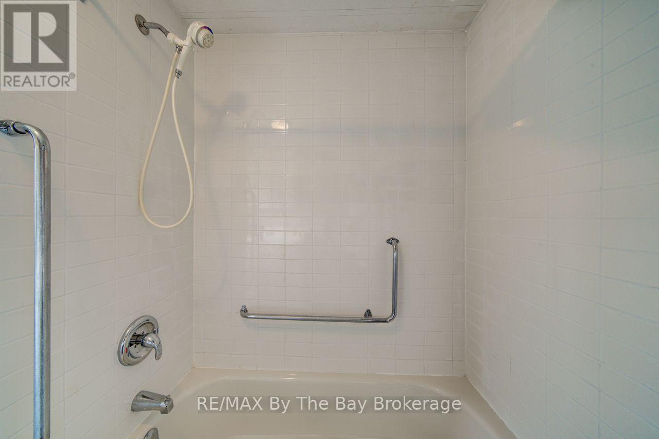 55 Georgian Glen Drive, Wasaga Beach, Ontario  L9Z 1K7 - Photo 19 - S13668444