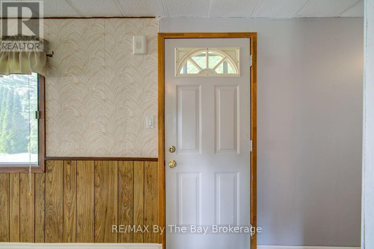 55 Georgian Glen Drive, Wasaga Beach, Ontario  L9Z 1K7 - Photo 7 - S13668444