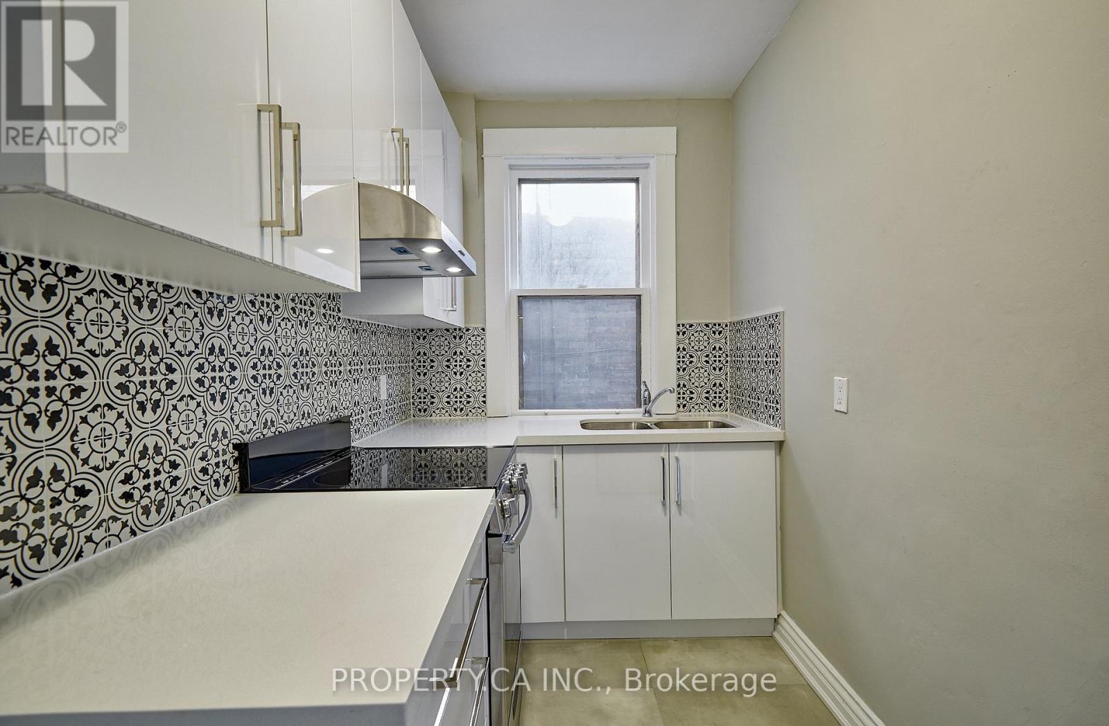 345 Gladstone Avenue, Toronto, Ontario  M6H 3H5 - Photo 11 - C13668332