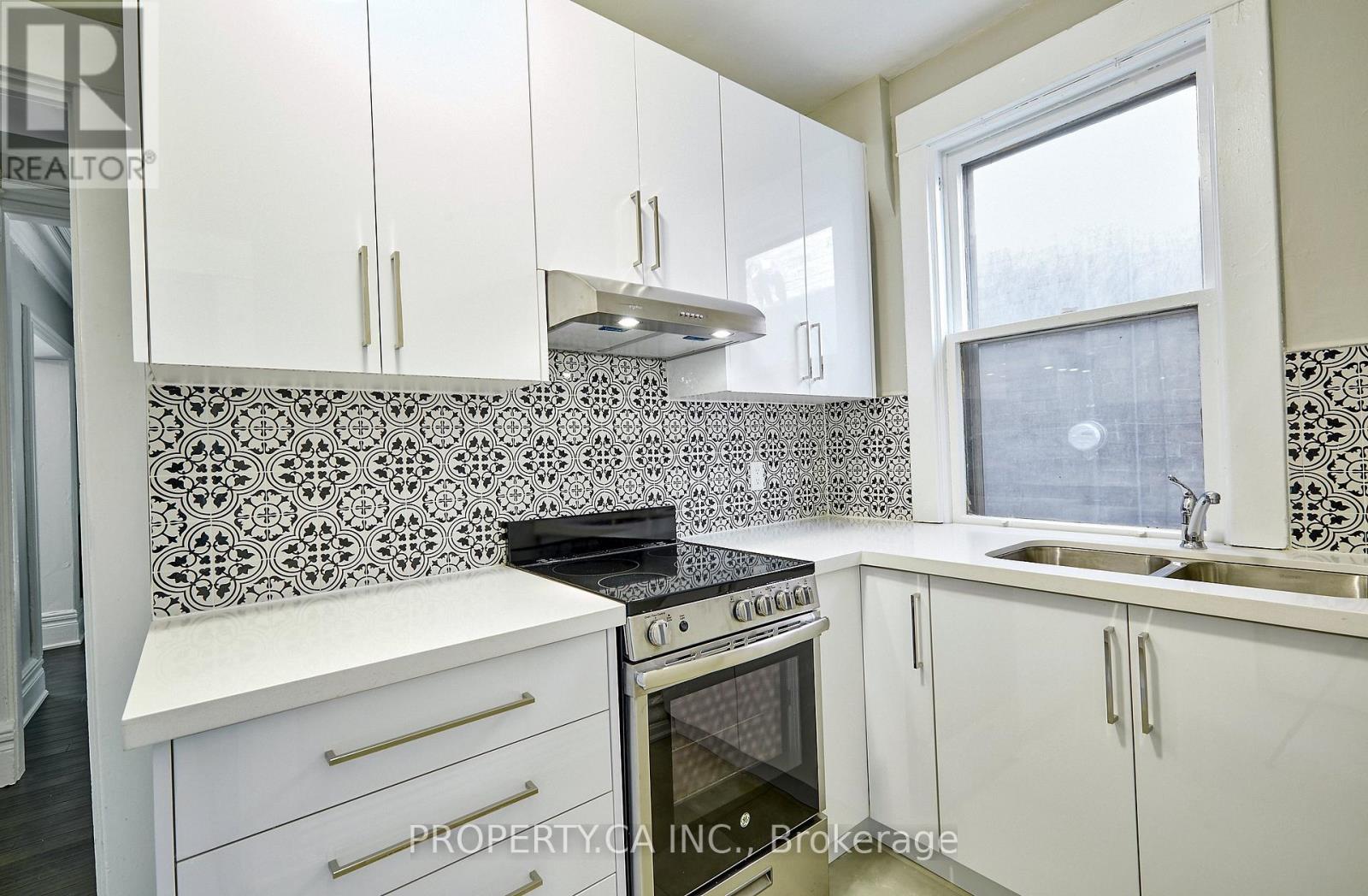 345 Gladstone Avenue, Toronto, Ontario  M6H 3H5 - Photo 12 - C13668332