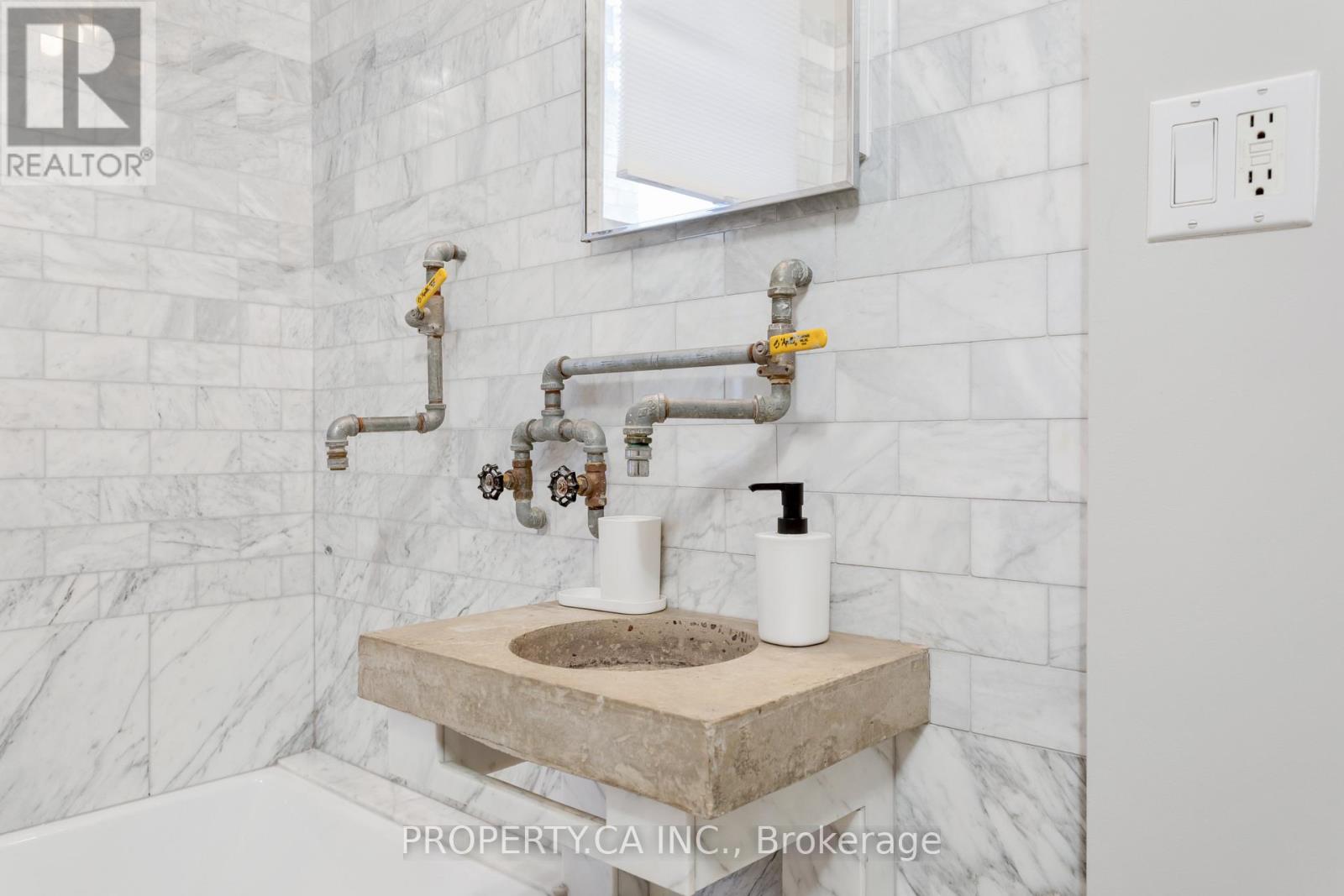 345 Gladstone Avenue, Toronto, Ontario  M6H 3H5 - Photo 41 - C13668332