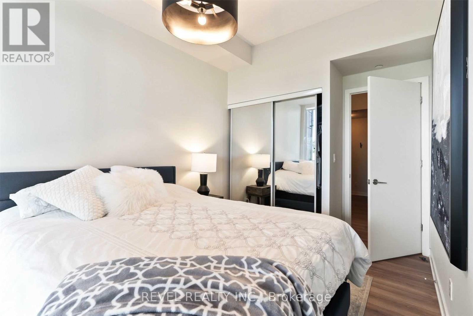 215 - 50 Bruyeres Mews, Toronto, Ontario  M5V 0H8 - Photo 11 - C13668402