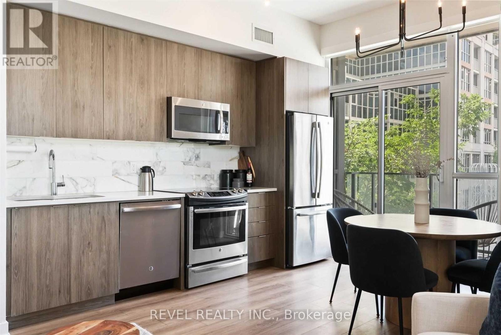 215 - 50 Bruyeres Mews, Toronto, Ontario  M5V 0H8 - Photo 8 - C13668402