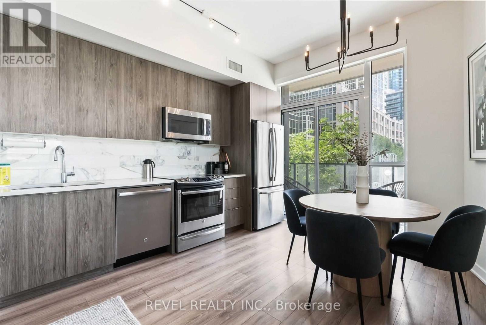 215 - 50 Bruyeres Mews, Toronto, Ontario  M5V 0H8 - Photo 9 - C13668402