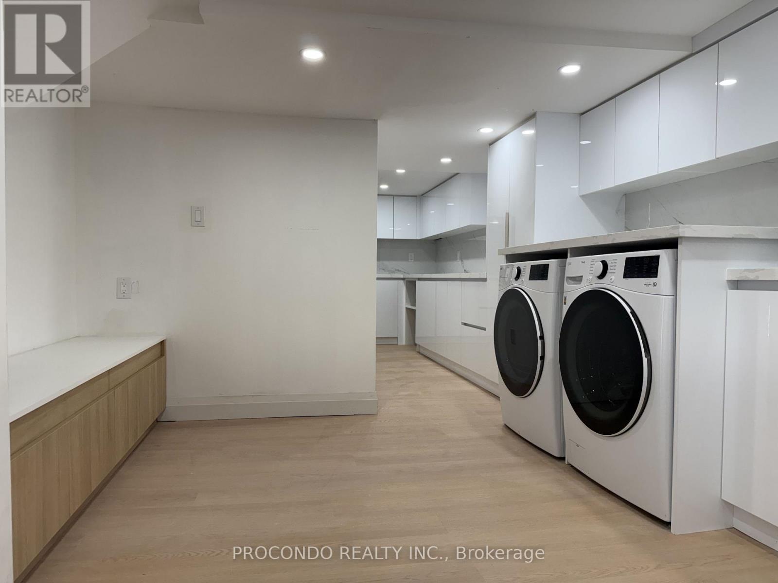 18 Patrick Boulevard, Toronto, Ontario  M2J 3K9 - Photo 1 - C13668428