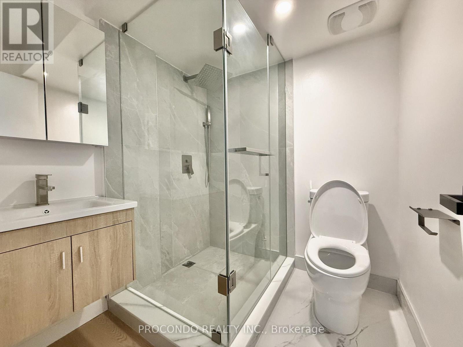 18 Patrick Boulevard, Toronto, Ontario  M2J 3K9 - Photo 3 - C13668428