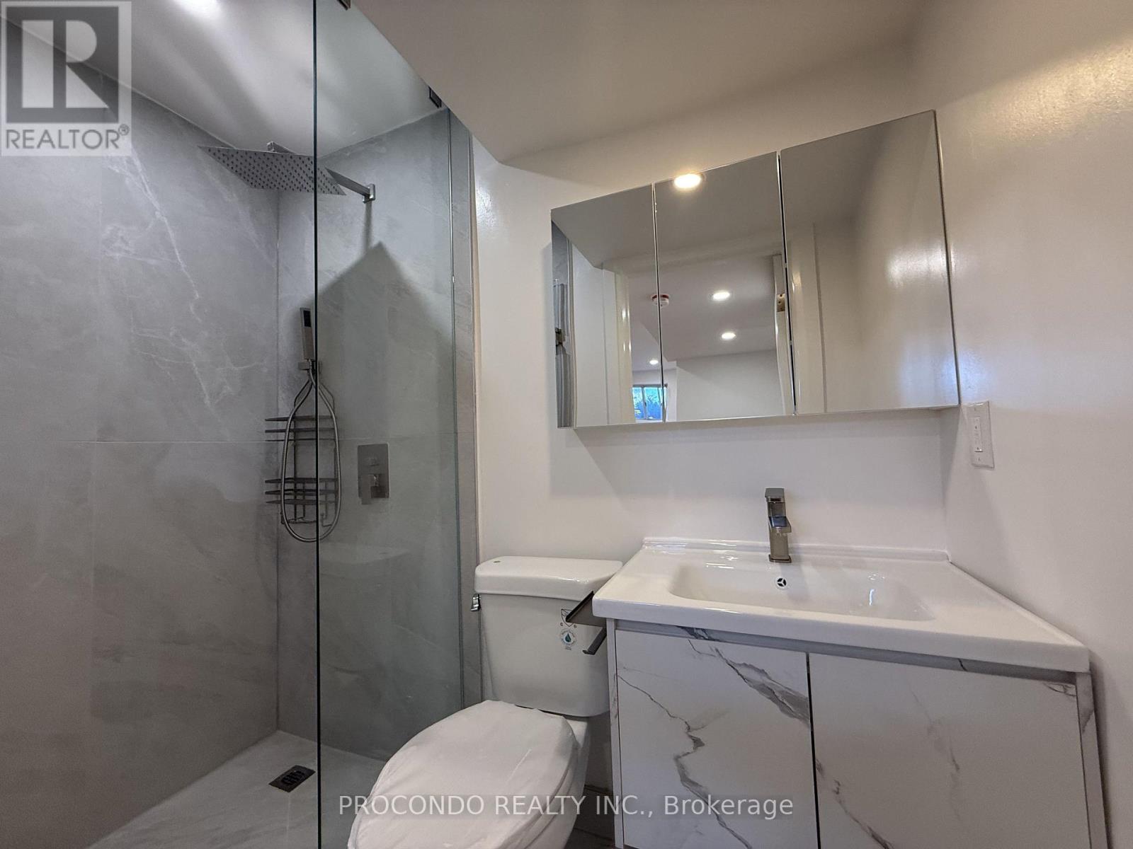 18 Patrick Boulevard, Toronto, Ontario  M2J 3K9 - Photo 4 - C13668428