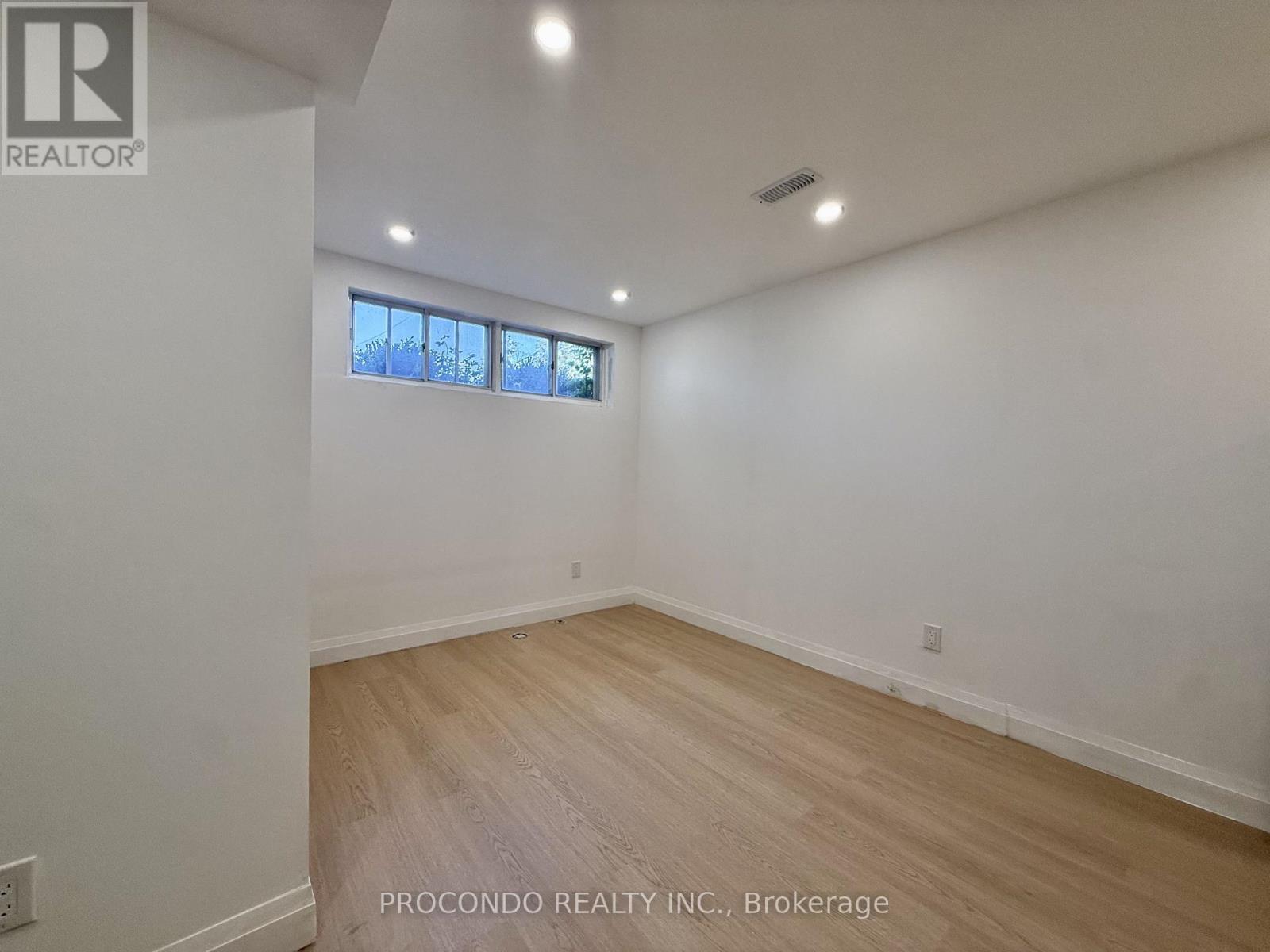18 Patrick Boulevard, Toronto, Ontario  M2J 3K9 - Photo 5 - C13668428