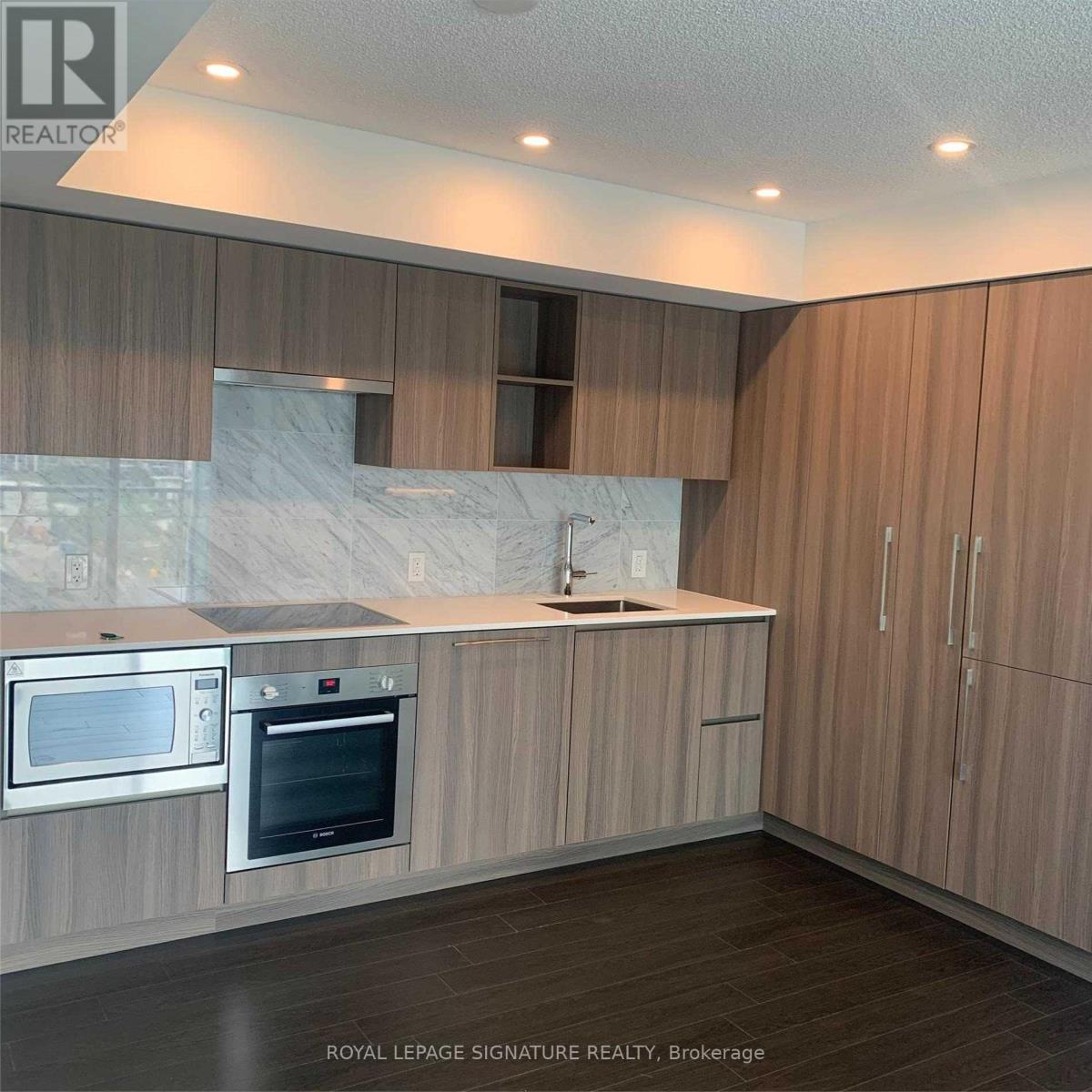 1003 - 19 Bathurst Street, Toronto, Ontario  M5V 0N2 - Photo 2 - C13668458