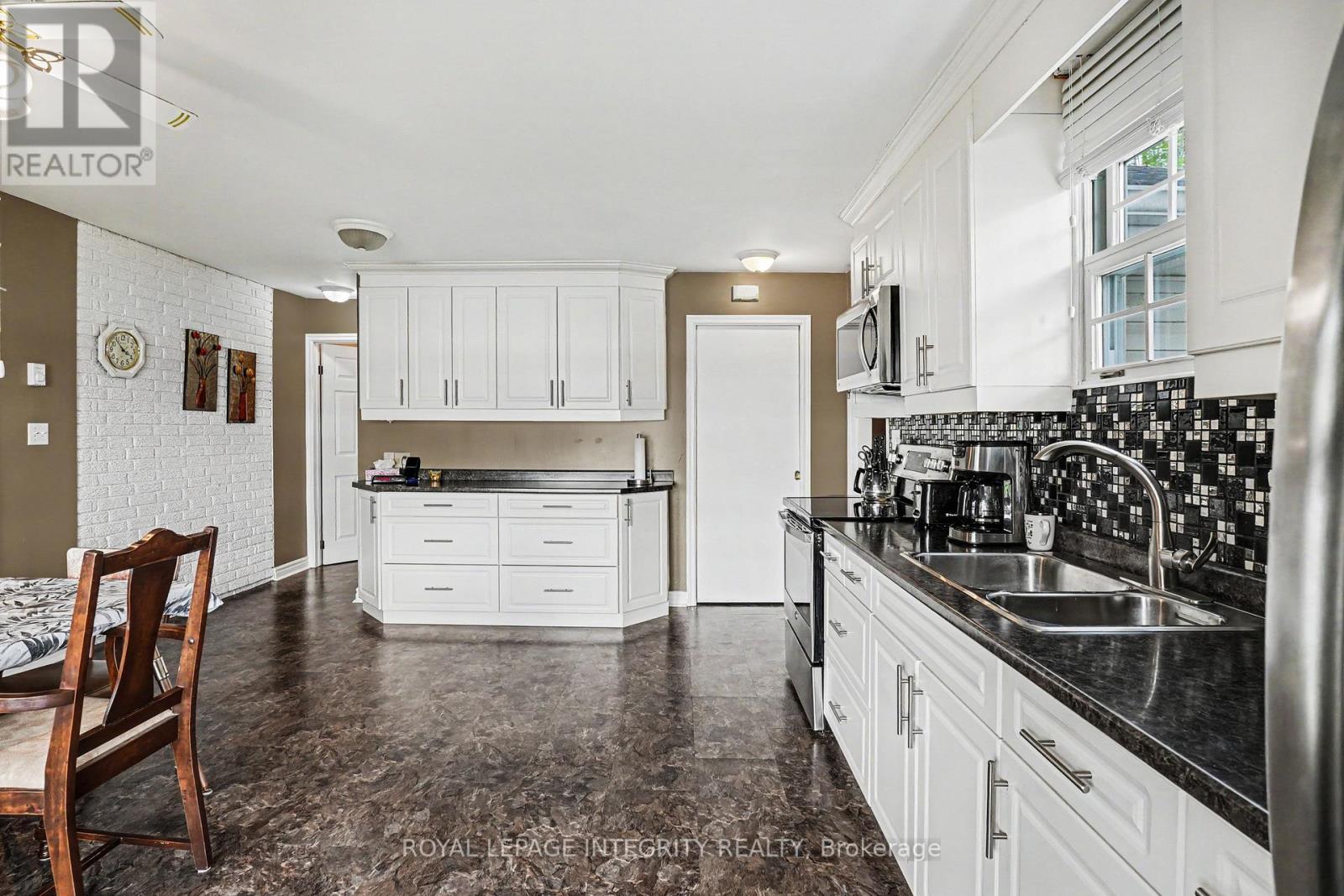 88 R12 Road, Rideau Lakes, Ontario  K0G 1L0 - Photo 18 - X12985084