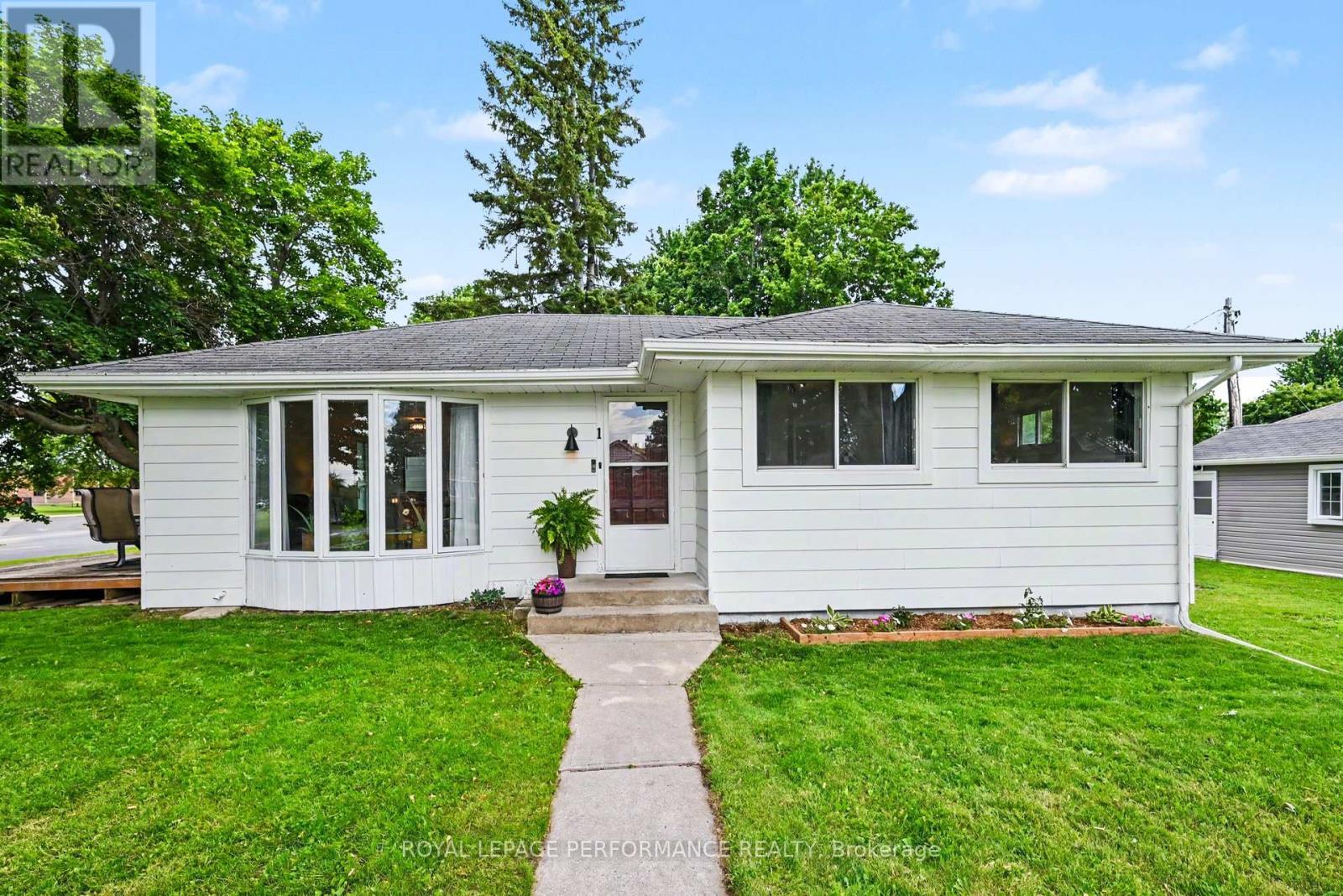 1 Adam Dixon Avenue, South Stormont, Ontario K0C 1P0 - Photo 3 - X13668492