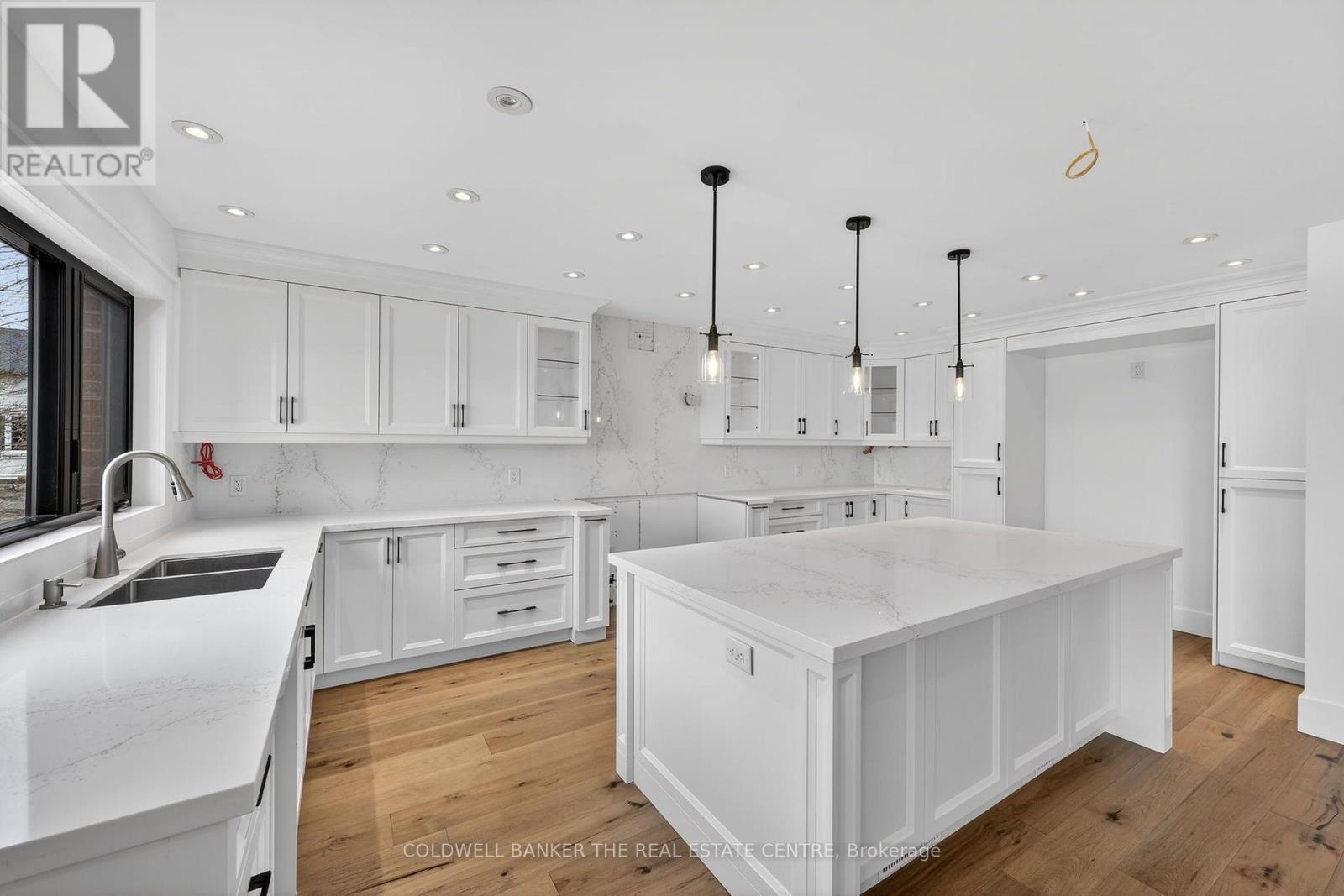 8 Brownlee Drive, Bradford West Gwillimbury, Ontario  L3Z 2A4 - Photo 18 - N13668354