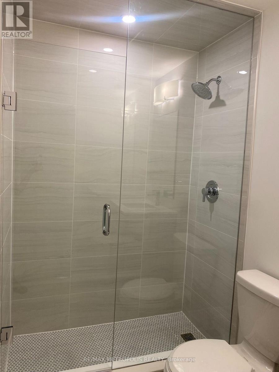 20 - 14 Lytham Green Circle, Newmarket, Ontario  L3Y 0H3 - Photo 14 - N13668476