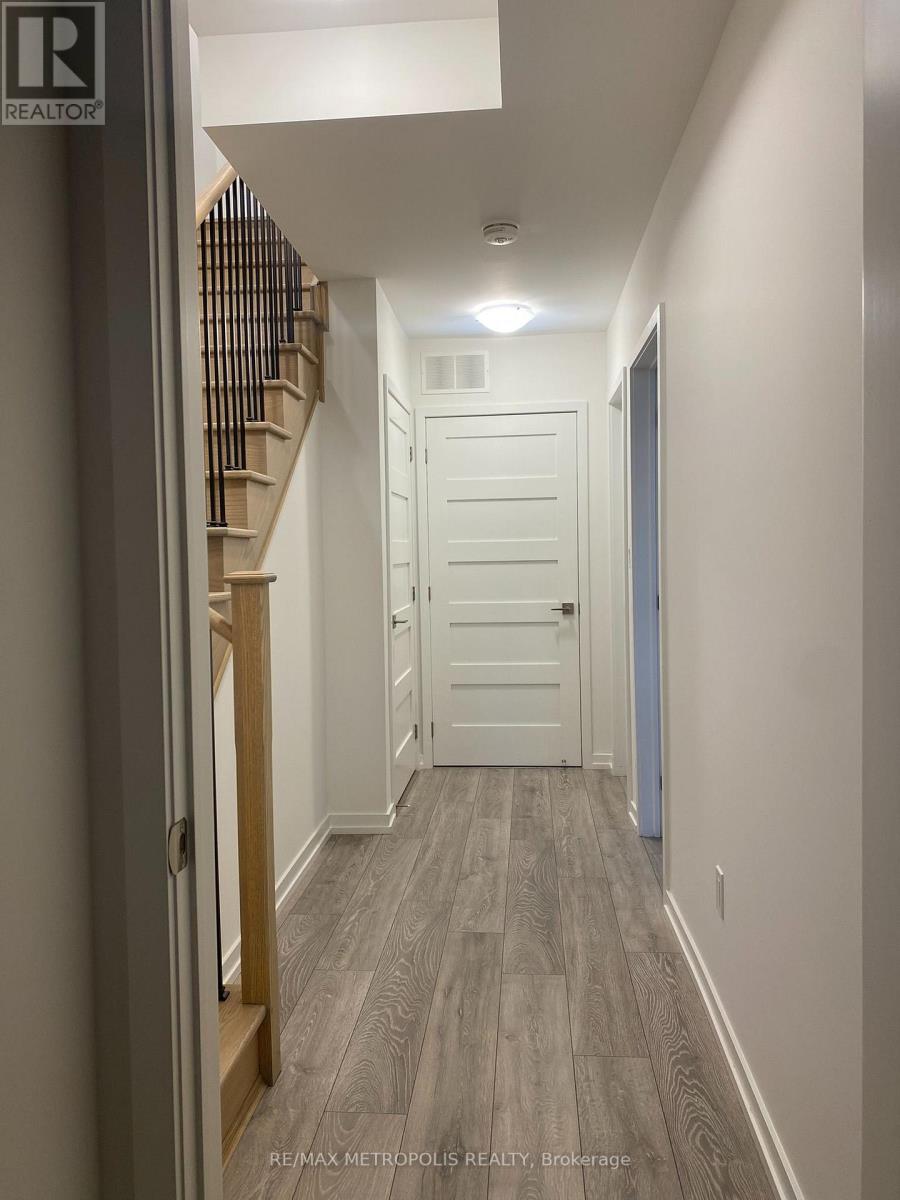 20 - 14 Lytham Green Circle, Newmarket, Ontario  L3Y 0H3 - Photo 17 - N13668476