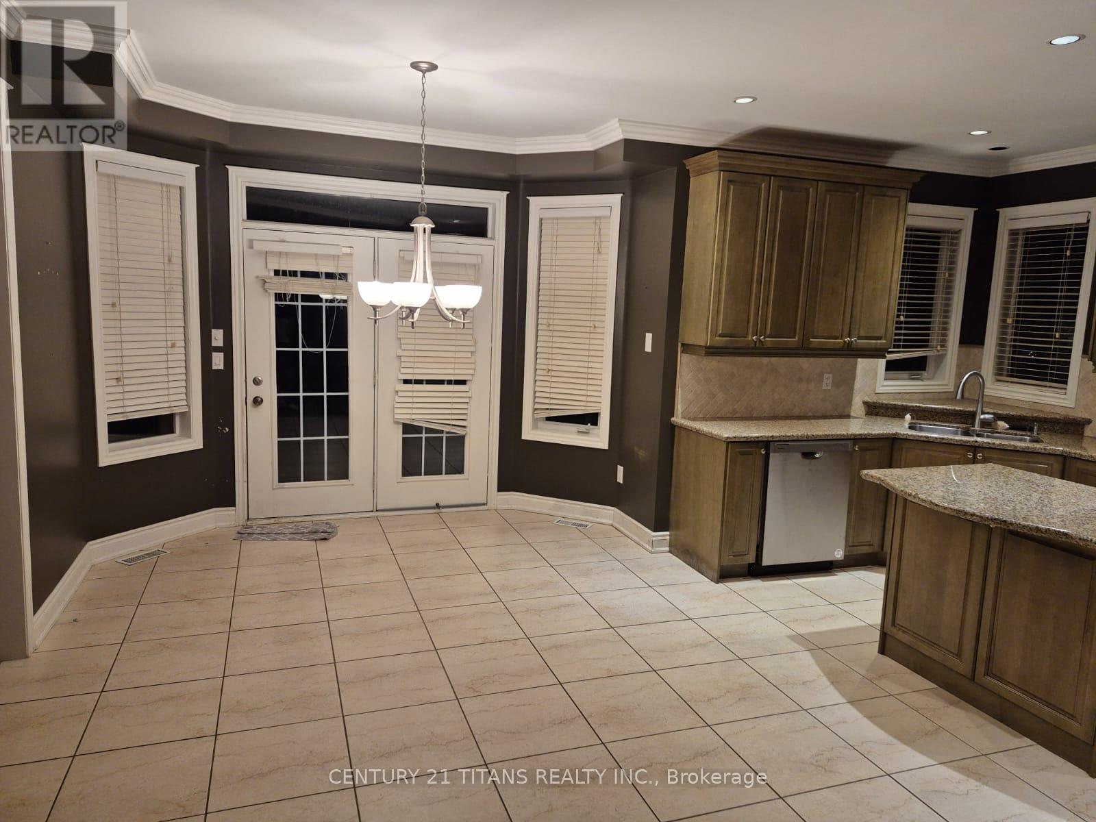 170 Tawny Crescent, Oakville, Ontario L6L 6T4 - Photo 10 - W13657766