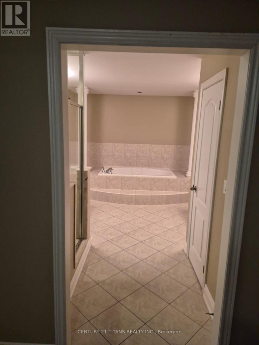 170 Tawny Crescent, Oakville, Ontario L6L 6T4 - Photo 18 - W13657766