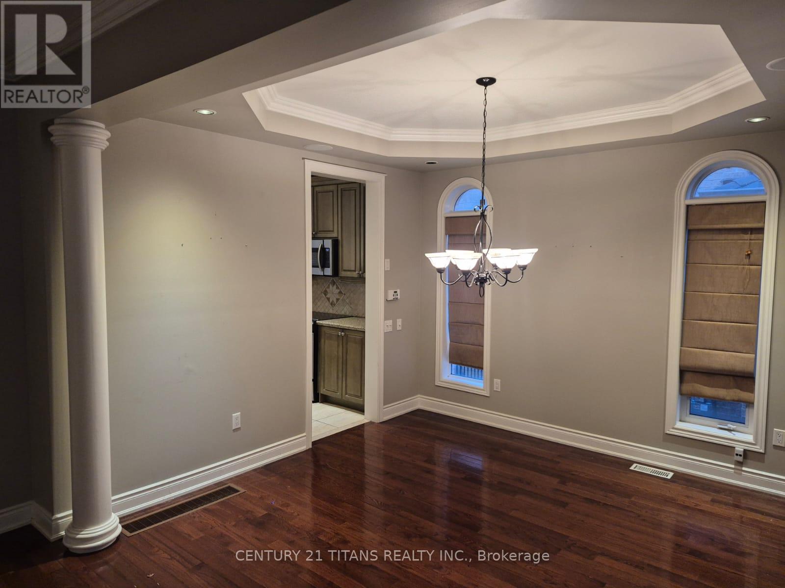 170 Tawny Crescent, Oakville, Ontario L6L 6T4 - Photo 3 - W13657766