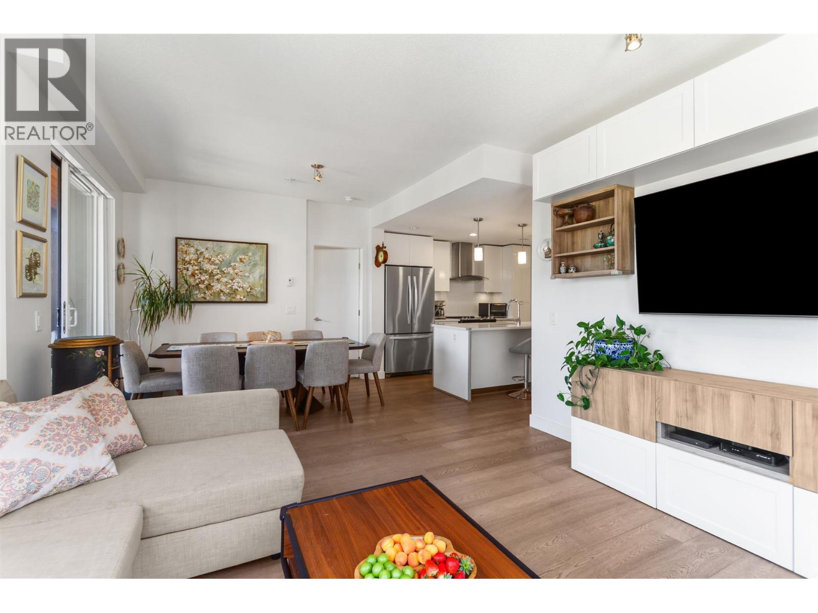 404 719 W 3rd Street, North Vancouver, British Columbia V7M 0E7 - Photo 4 - R3155135