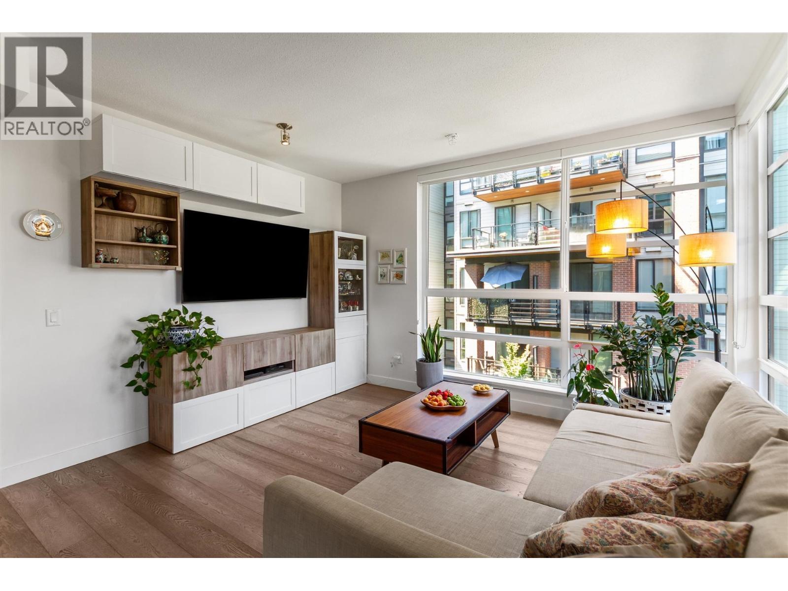 404 719 W 3rd Street, North Vancouver, British Columbia V7M 0E7 - Photo 3 - R3155135