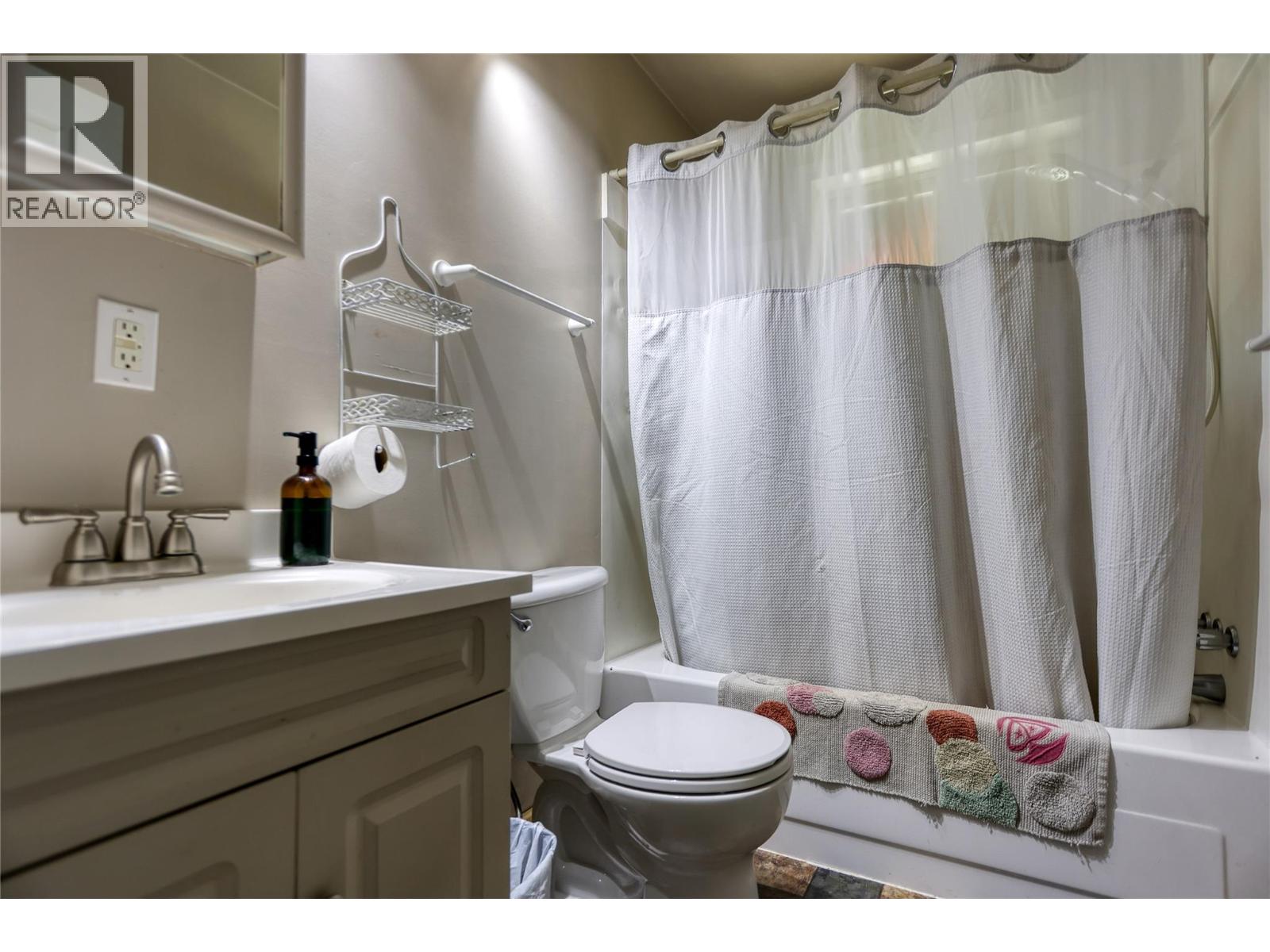 1520 3b Highway, Fruitvale, British Columbia  V0G 1L1 - Photo 37 - 10394022