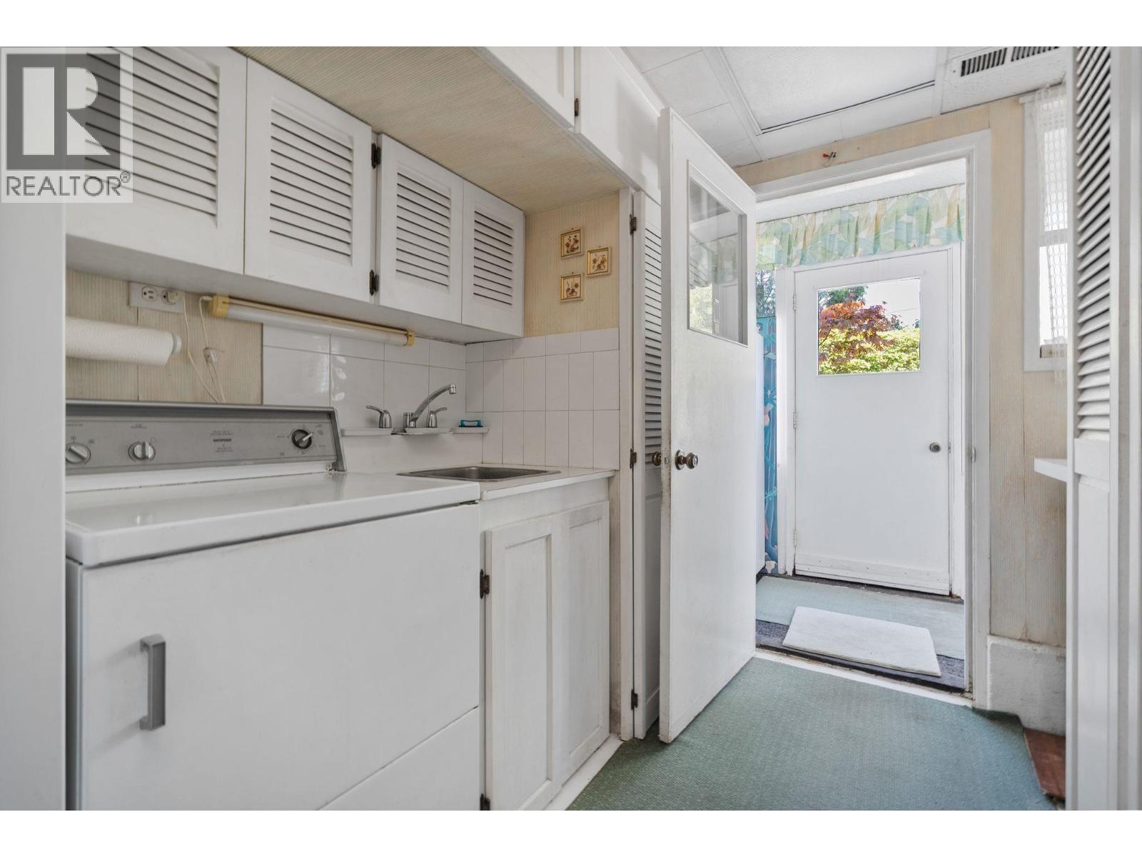 8660 Fairfax Crescent, Richmond, British Columbia  V7C 1Y1 - Photo 28 - R3154688