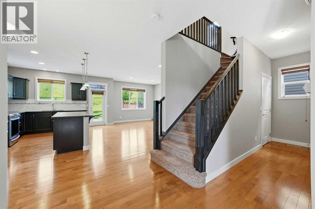 80 Sherwood Crescent NW, Calgary, Alberta  T3R 0G2 - Photo 5 - A2327064