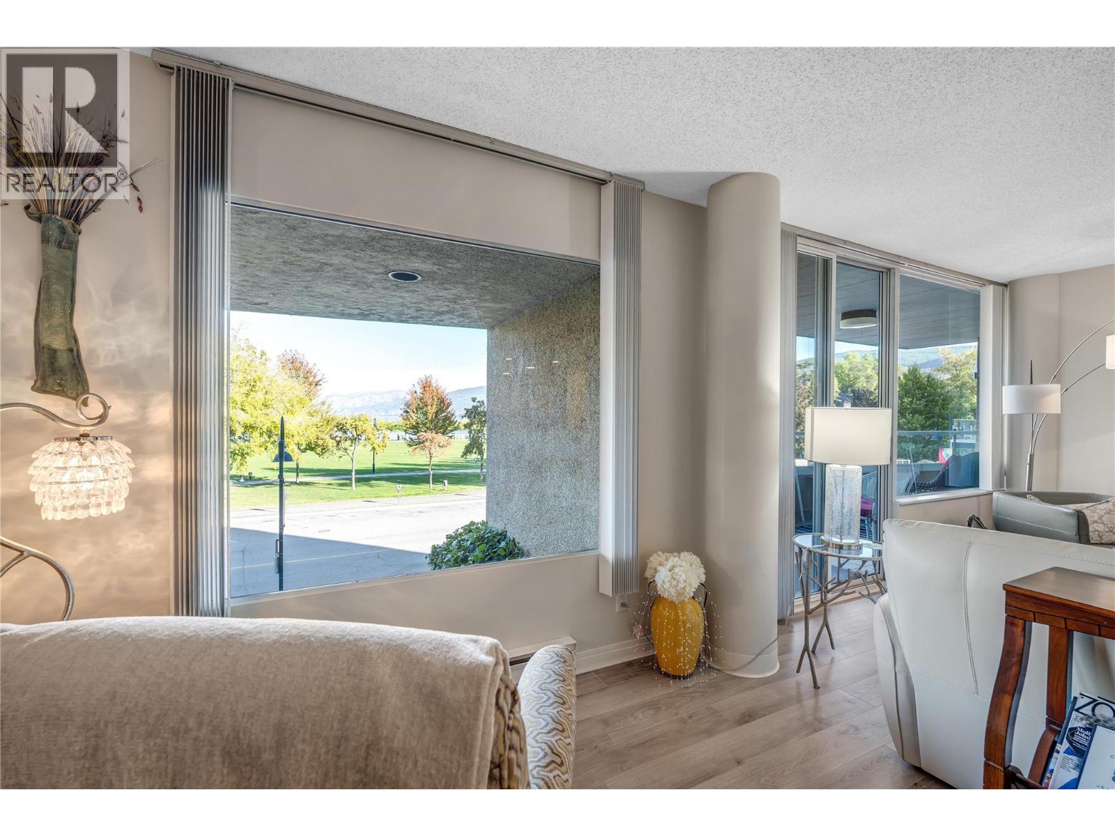 86 Lakeshore Drive Unit# 202, Penticton, British Columbia  V2A 1B5 - Photo 4 - 10397183