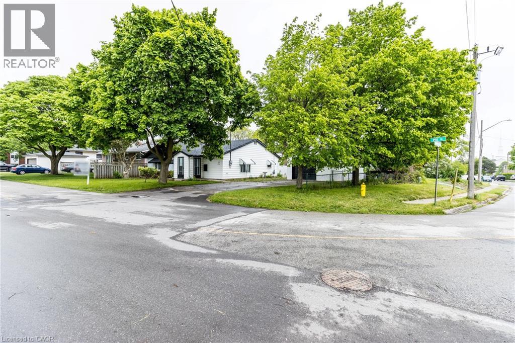 15 Spiers Crescent, Cambridge, Ontario  N1R 1B3 - Photo 3 - 40855166