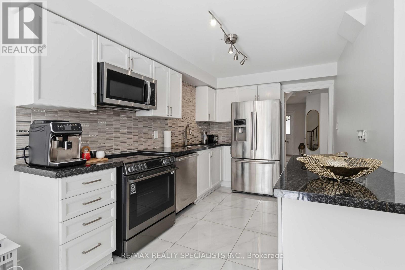 3850 Forest Bluff Crescent, Mississauga, Ontario  L5N 7V1 - Photo 14 - W13668308