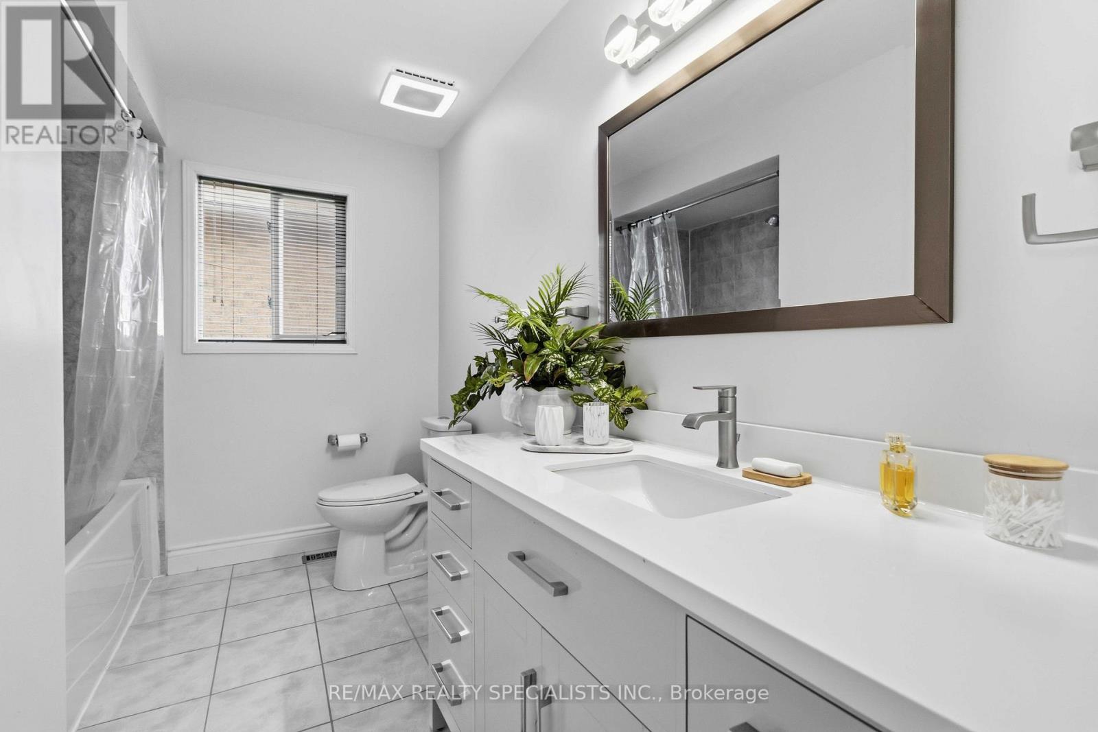 3850 Forest Bluff Crescent, Mississauga, Ontario  L5N 7V1 - Photo 25 - W13668308