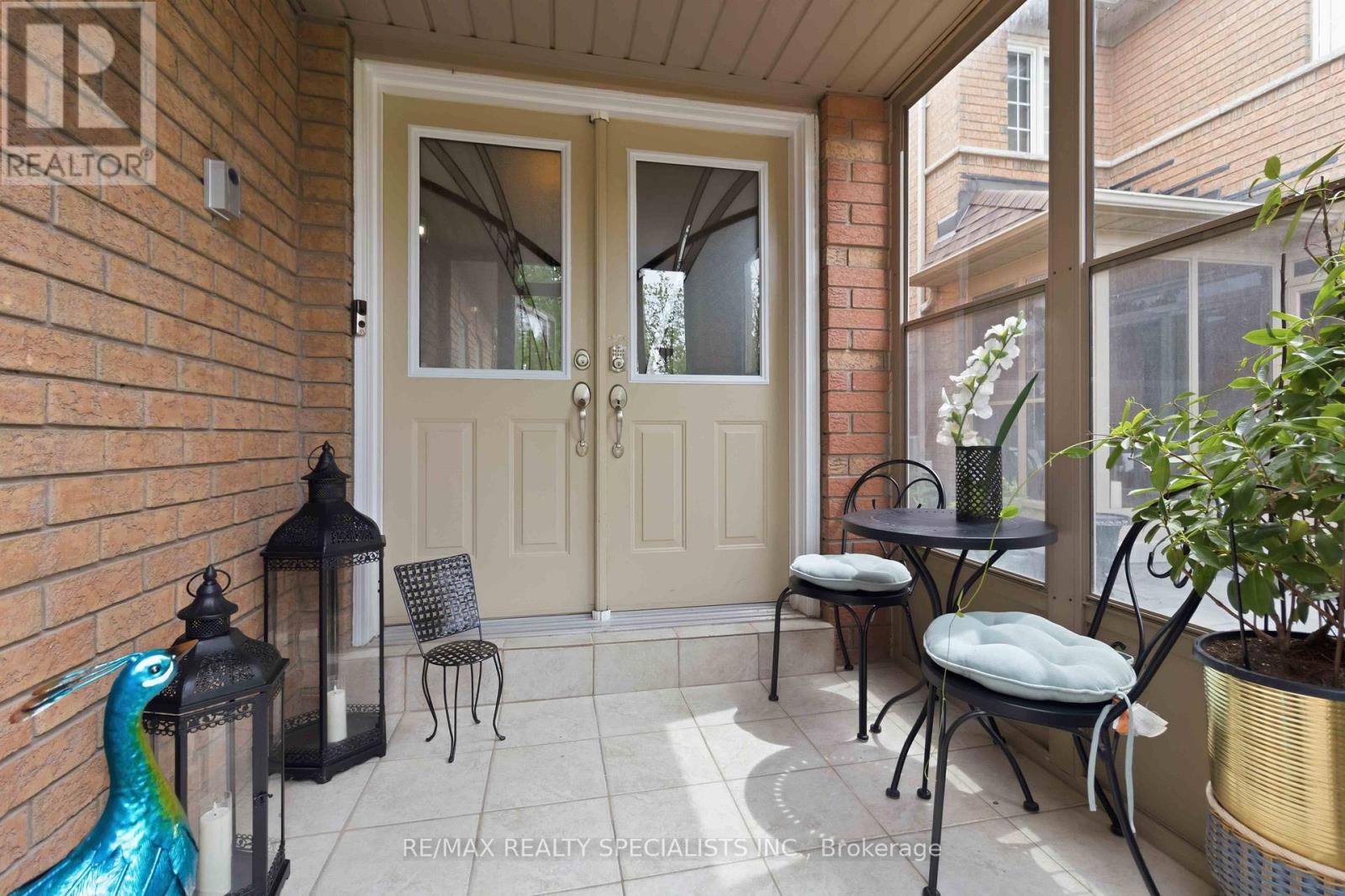 3850 Forest Bluff Crescent, Mississauga, Ontario  L5N 7V1 - Photo 3 - W13668308