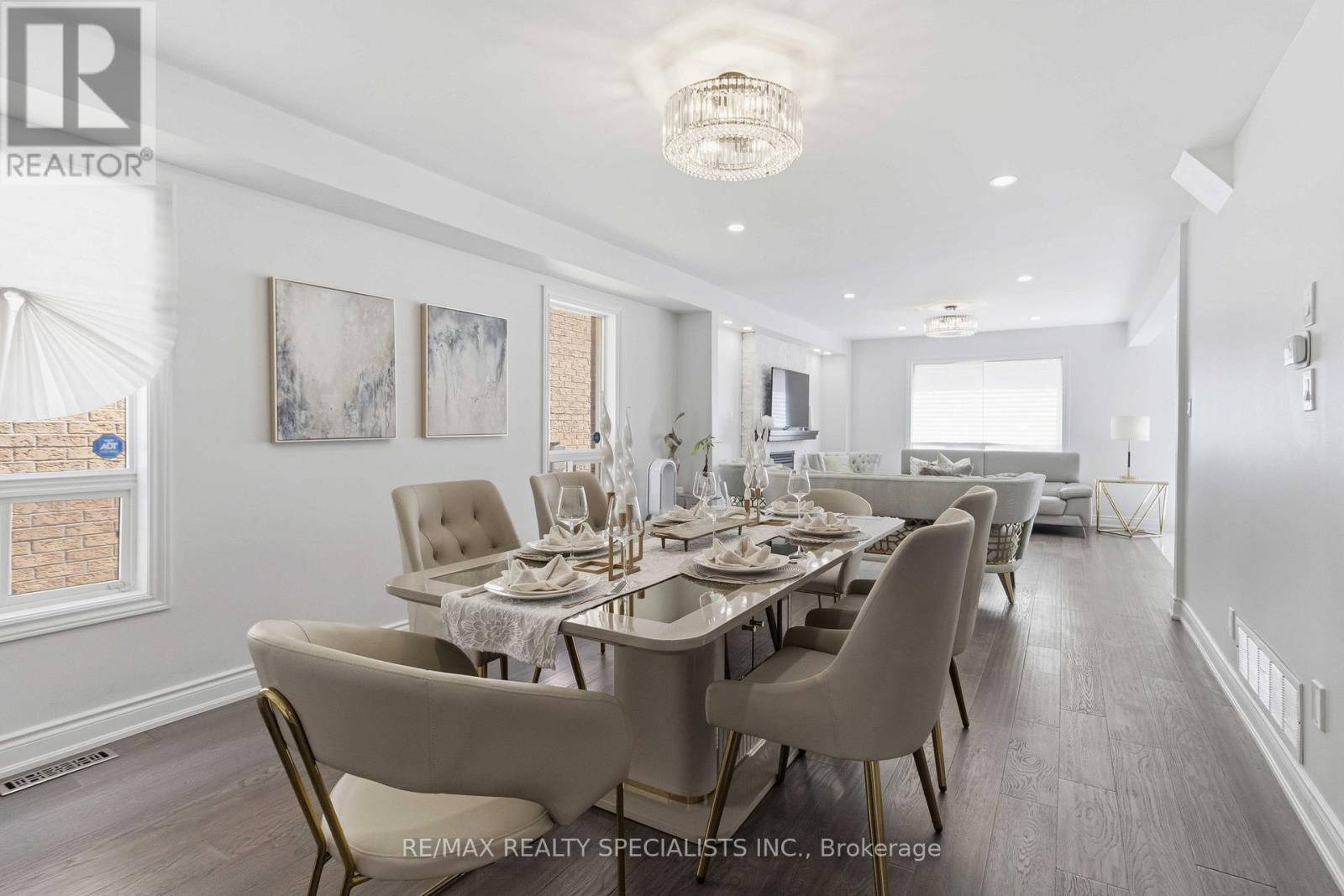 3850 Forest Bluff Crescent, Mississauga, Ontario  L5N 7V1 - Photo 6 - W13668308