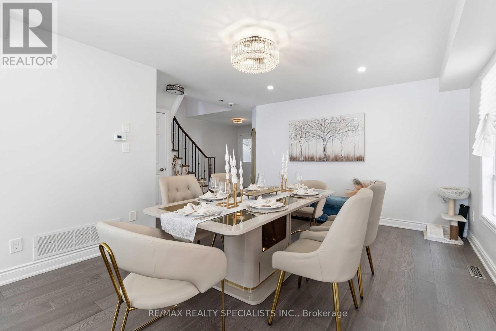 3850 Forest Bluff Crescent, Mississauga, Ontario  L5N 7V1 - Photo 8 - W13668308
