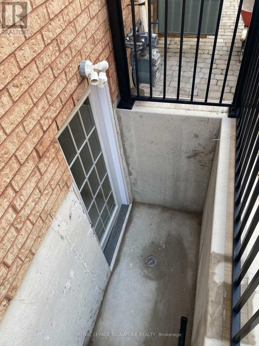 Lower - 3271 Pilcom Crescent, Mississauga, Ontario  L5B 3X5 - Photo 2 - W13668340