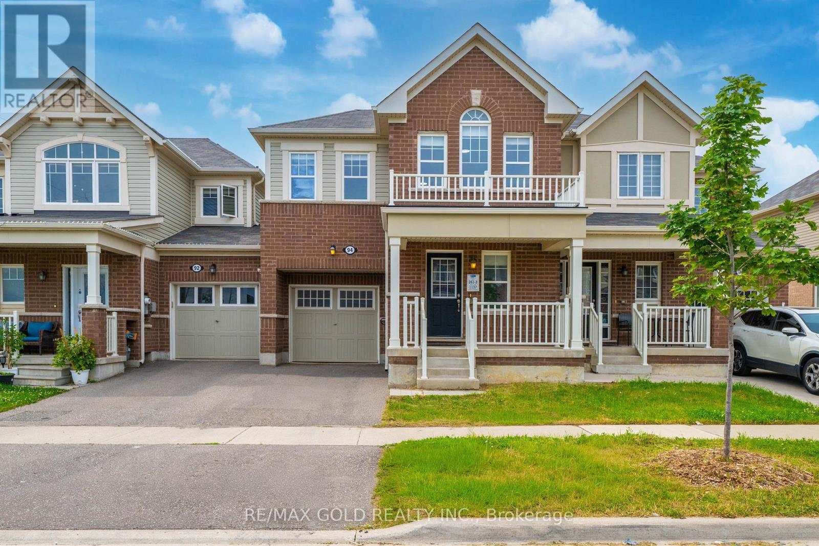 94 BENHURST CRESCENT, Brampton, Ontario