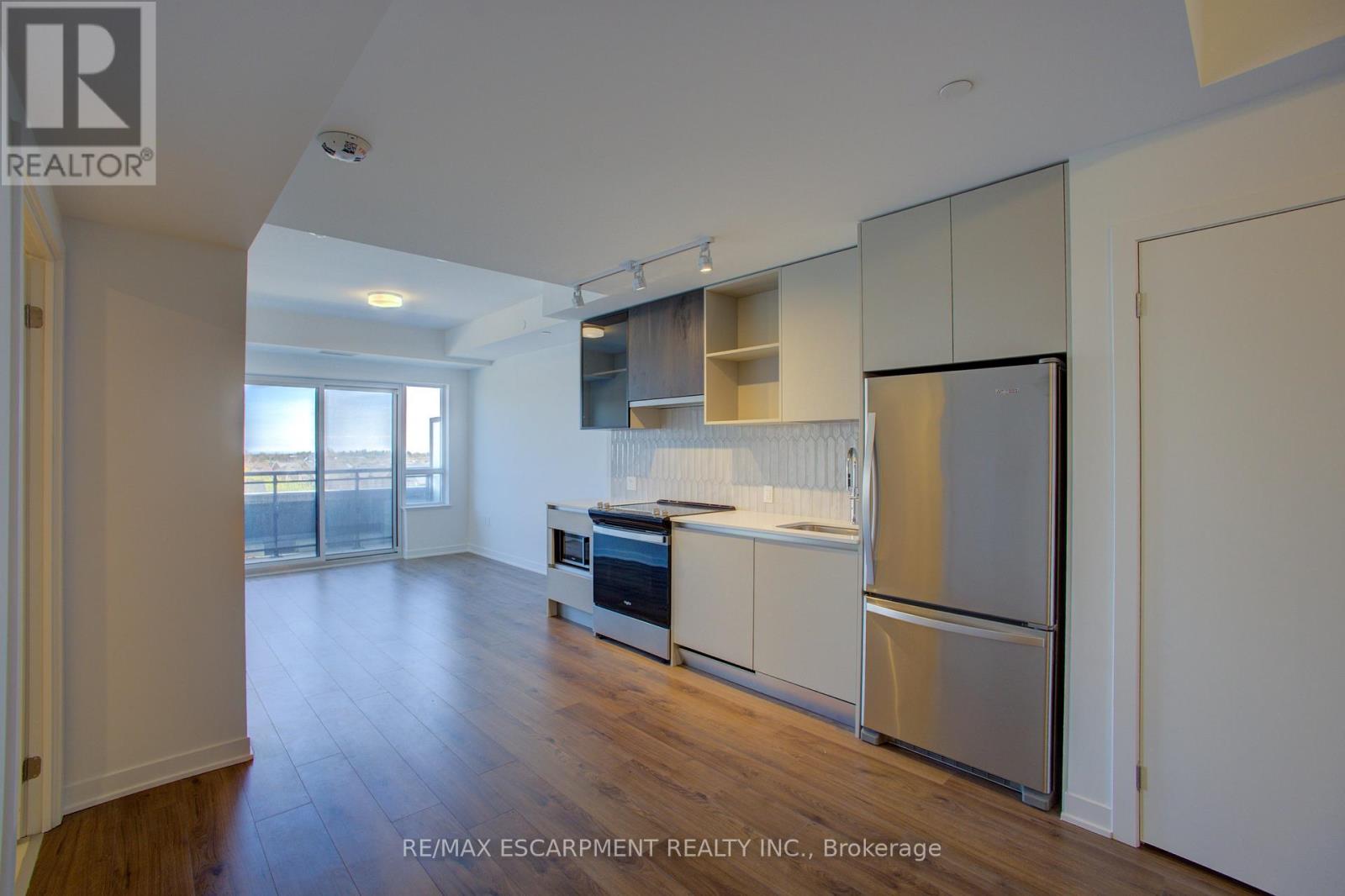 413 - 395 Dundas Street W, Oakville, Ontario  L6M 5R8 - Photo 10 - W13668450