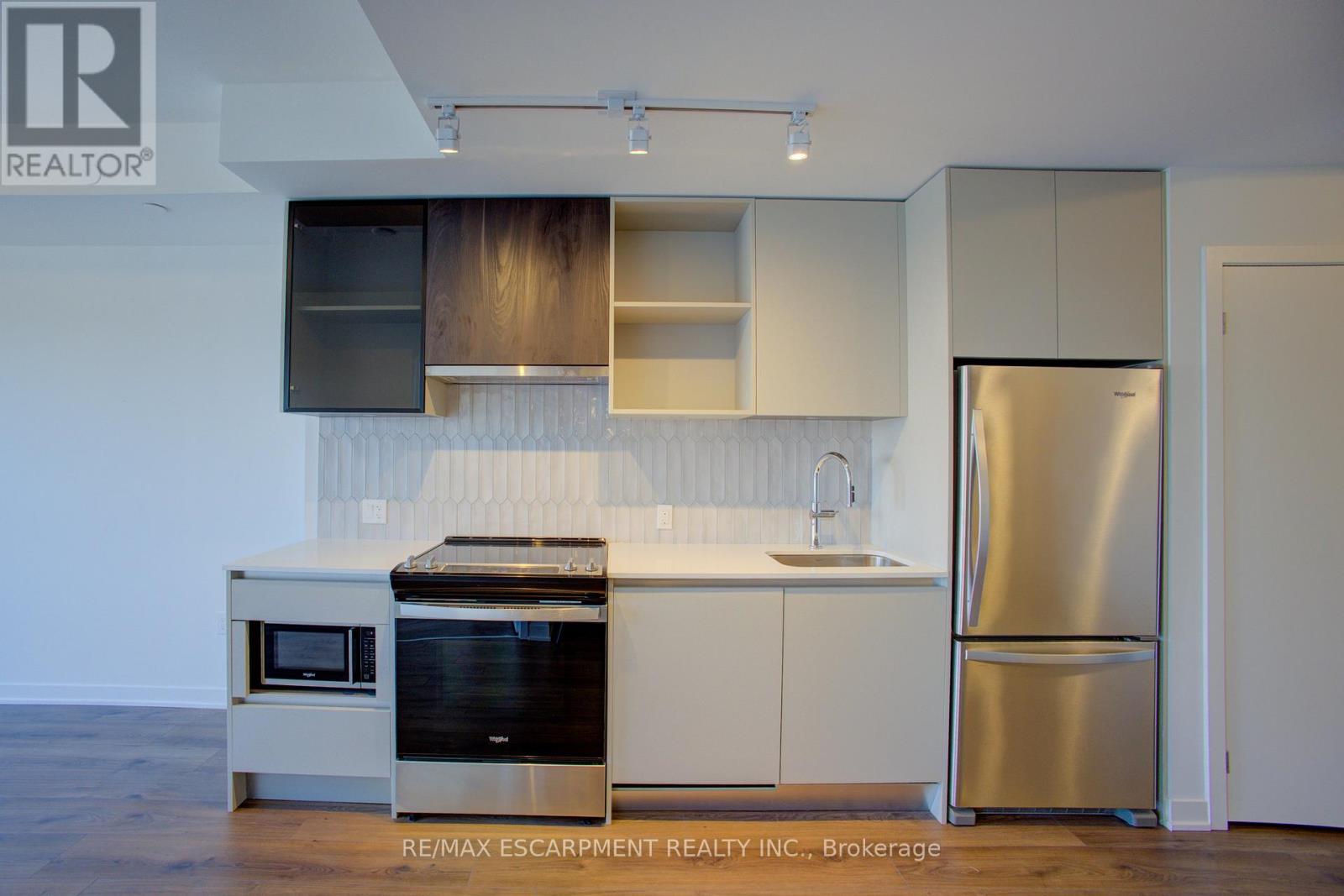 413 - 395 Dundas Street W, Oakville, Ontario  L6M 5R8 - Photo 11 - W13668450