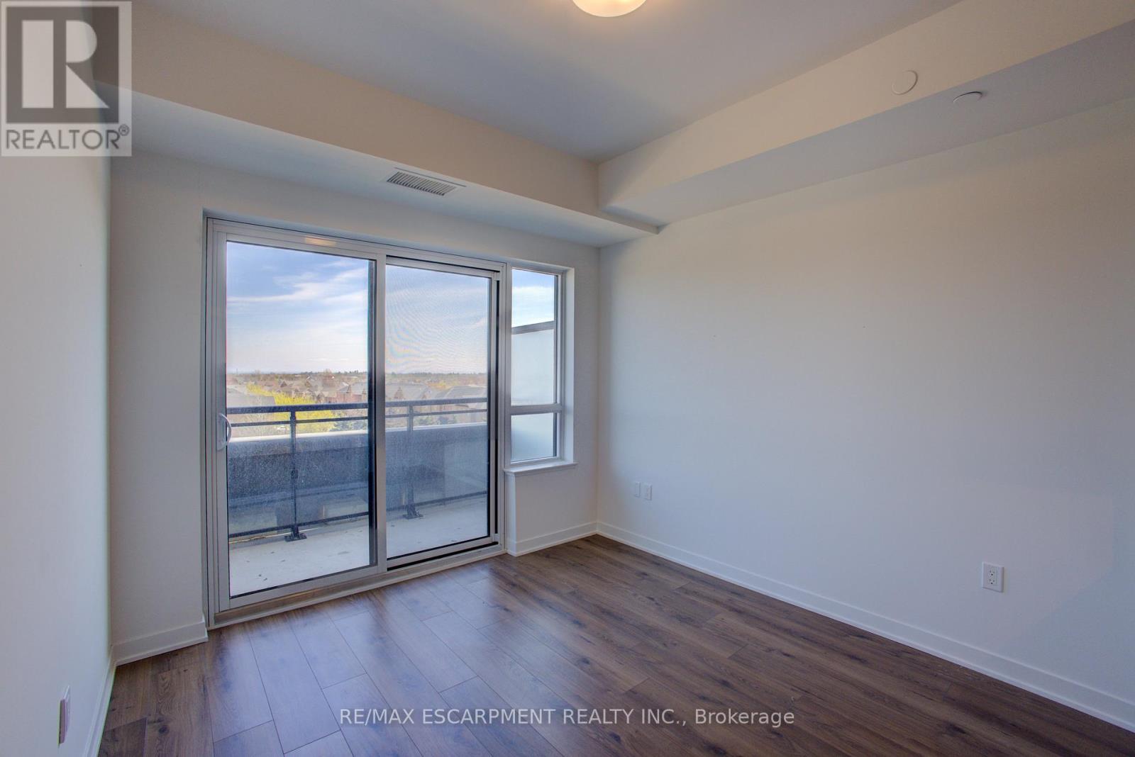 413 - 395 Dundas Street W, Oakville, Ontario  L6M 5R8 - Photo 13 - W13668450