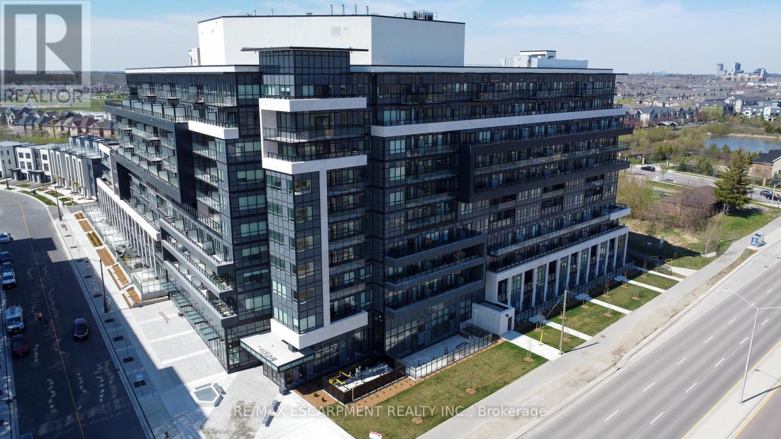 413 - 395 Dundas Street W, Oakville, Ontario  L6M 5R8 - Photo 3 - W13668450