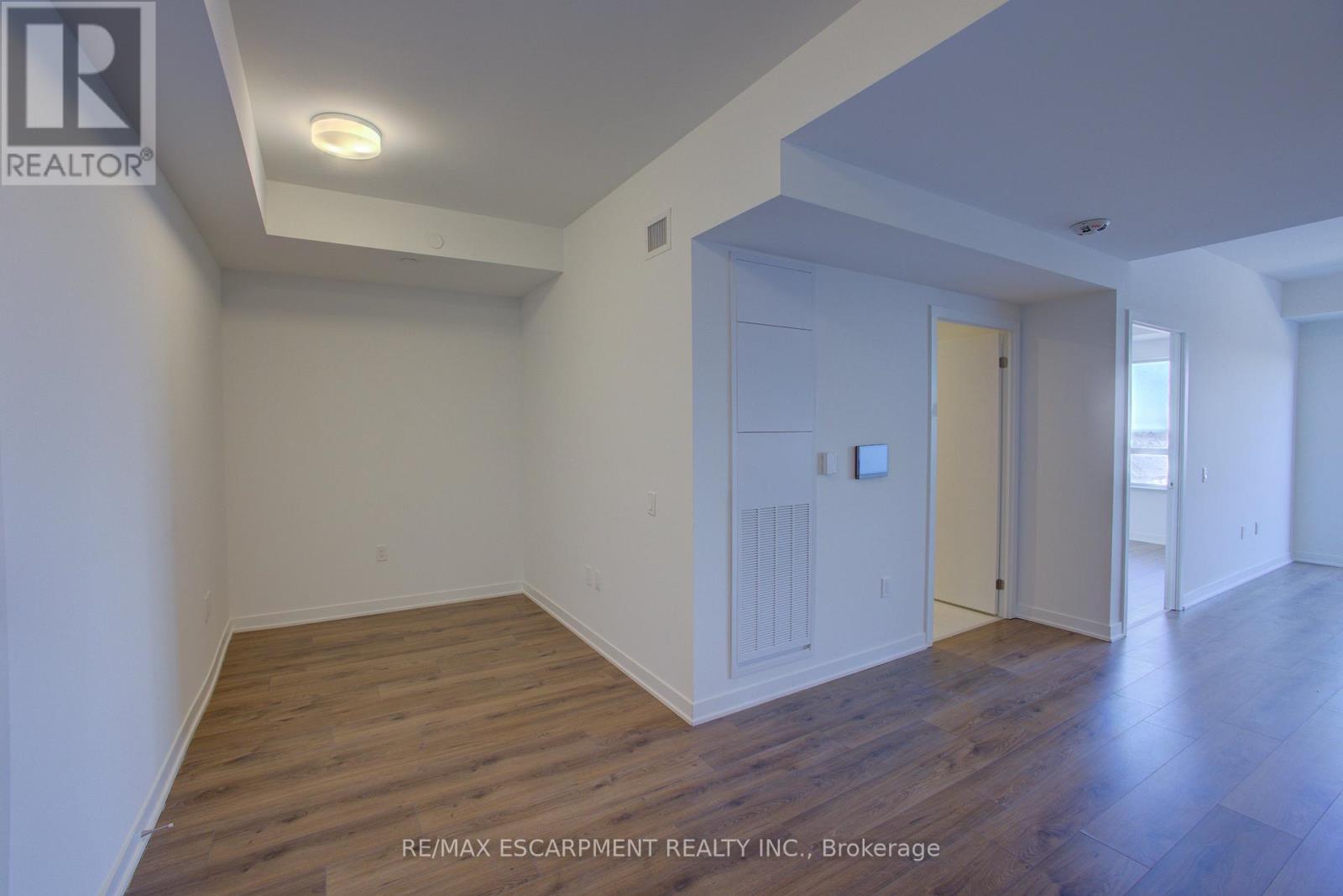 413 - 395 Dundas Street W, Oakville, Ontario  L6M 5R8 - Photo 8 - W13668450