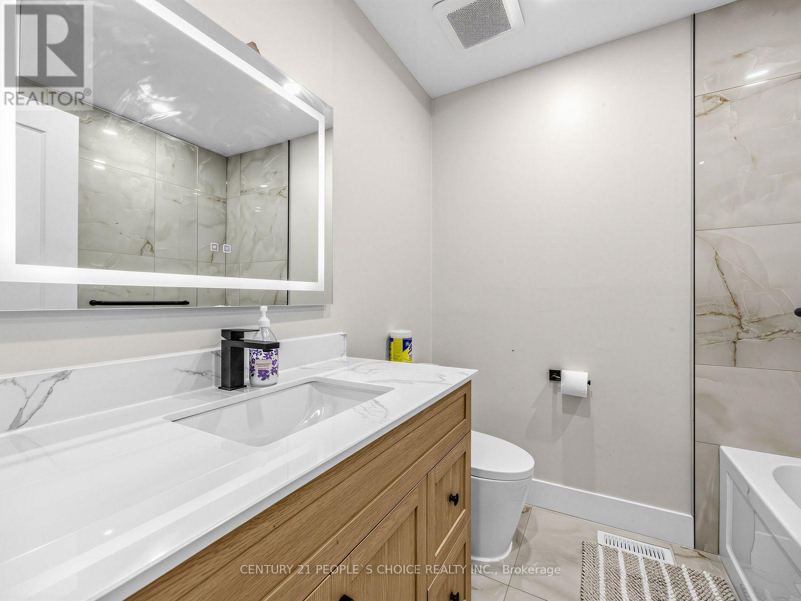 1465 Glen Rutley Circle, Mississauga, Ontario  L4X 1Z8 - Photo 13 - W13668456