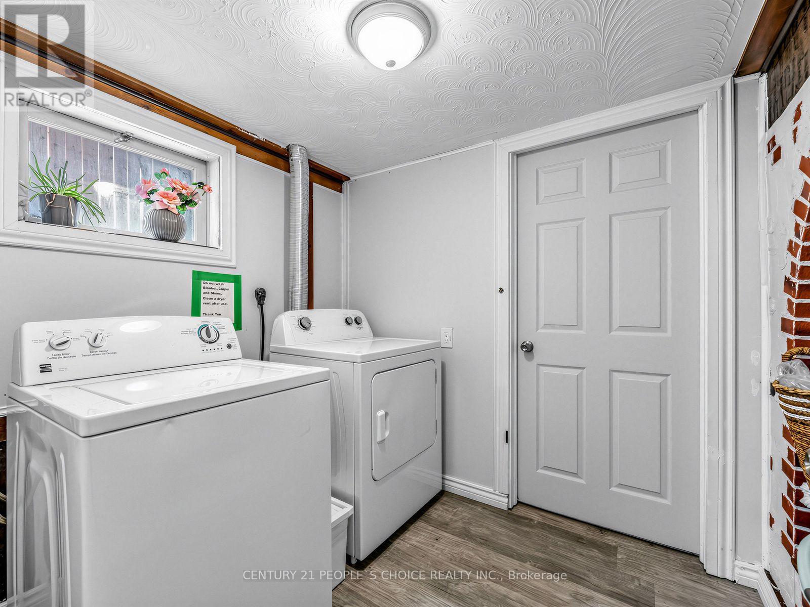 1465 Glen Rutley Circle, Mississauga, Ontario  L4X 1Z8 - Photo 17 - W13668456