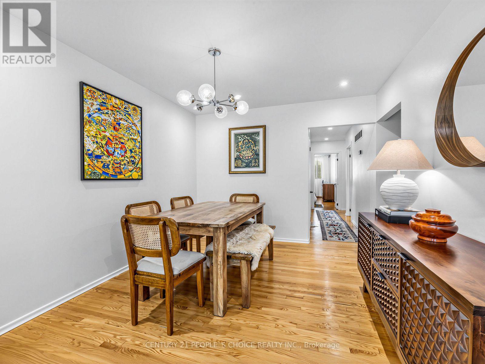 1465 Glen Rutley Circle, Mississauga, Ontario  L4X 1Z8 - Photo 4 - W13668456