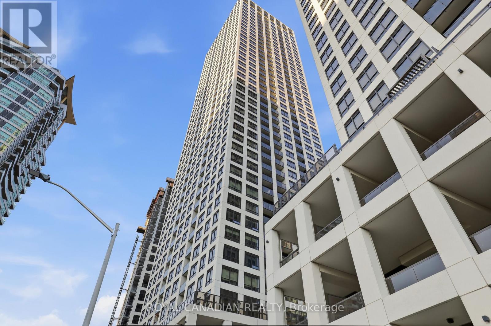 Ph 02 - 30 Elm Drive W, Mississauga, Ontario  L5B 0N6 - Photo 12 - W13668474