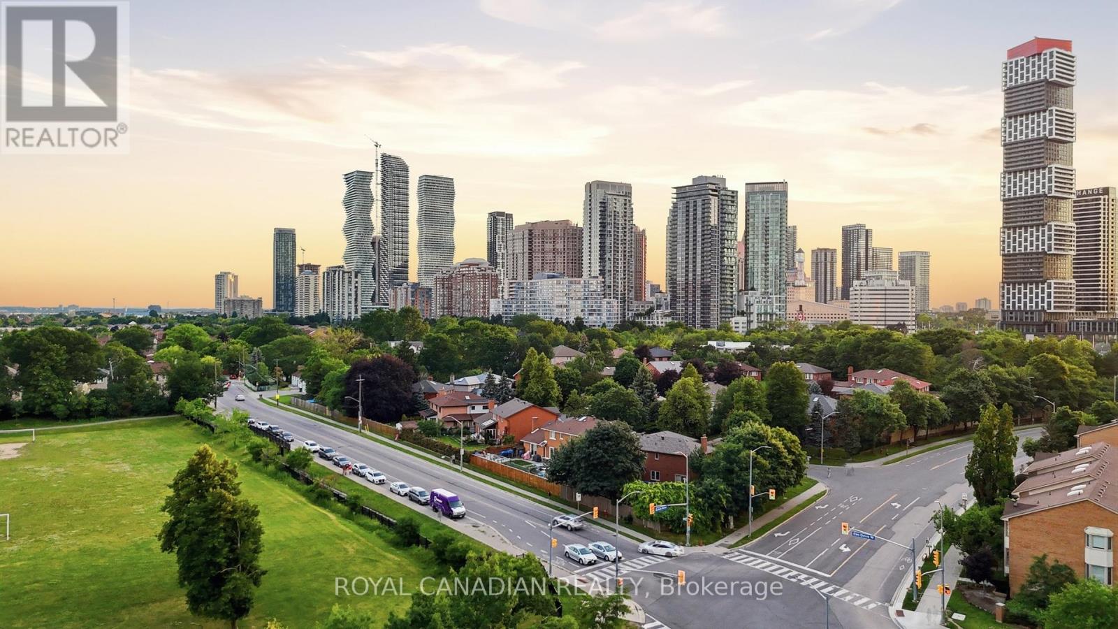 Ph 02 - 30 Elm Drive W, Mississauga, Ontario  L5B 0N6 - Photo 7 - W13668474